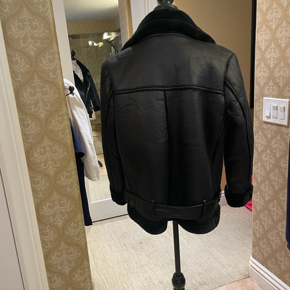 Beautiful jacket - Picture 3 of 3